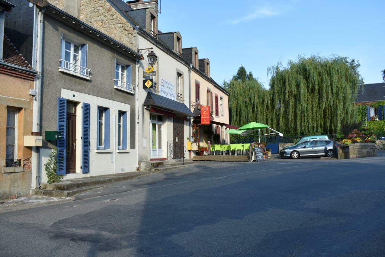 Place De La Fontaine Cheniers Экстерьер фото